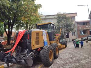 Ak Parti’ye Geçen Çaybaşı’na Greyder Hibe Edildi!