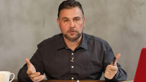 Ekonomist Murat Muratoğlu:”Ayda bir kere yemeğe gidiyorsan, 2025’te bunu 6 ayda bir yapabileceksin”