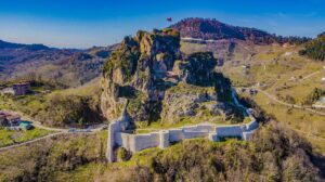 Ünye Kalesi: Geçmişe Açılan Geçit!