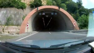 Ünye Yunus Emre Tüneli Girişinde Kaza!