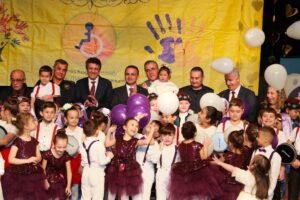 ÖZEL ÇOCUKLARDAN ‘BİRLİKTE DAHA GÜZEL BİR DÜNYA’ MESAJI