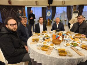 Ünye Belediye Başkanı Tavlı, Gençlerle Gönül Sofrasında Buluştu!