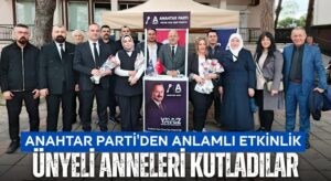 ANAHTAR PARTİ ÜNYELİ KADINLARI KARANFİLLERLE KUTLADI!
