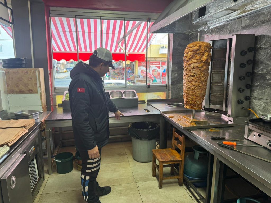 ORDU’DA VE KAFELERE HİJYEN KUŞATMASI: BÜYÜKŞEHİR ZABITASI GIDA GÜVENLİĞİ İÇİN SAHADA