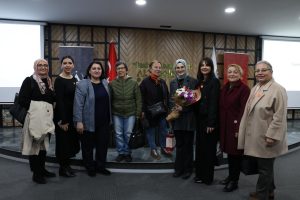 ALTINORDU BELEDİYESİ DİJİTAL DÜNYA HAKKINDA EBEVEYNLERİ BİLGİLENDİRDİ