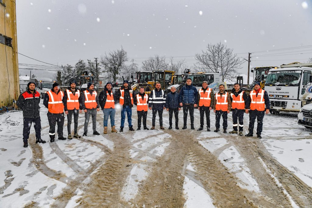 ÜNYE BELEDİYESİ EKİPLERİ KARLA MÜCADELEYE HAZIR