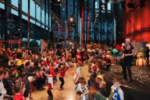 TÜRKİYE’NİN TEK YENİ YIL TEMALI ÇOCUK FESTİVALİ “YENİ YIL MASALI”, 13–14 ARALIK’TA ZORLU PSM’DE AİLELER İLE BULUŞUYOR!