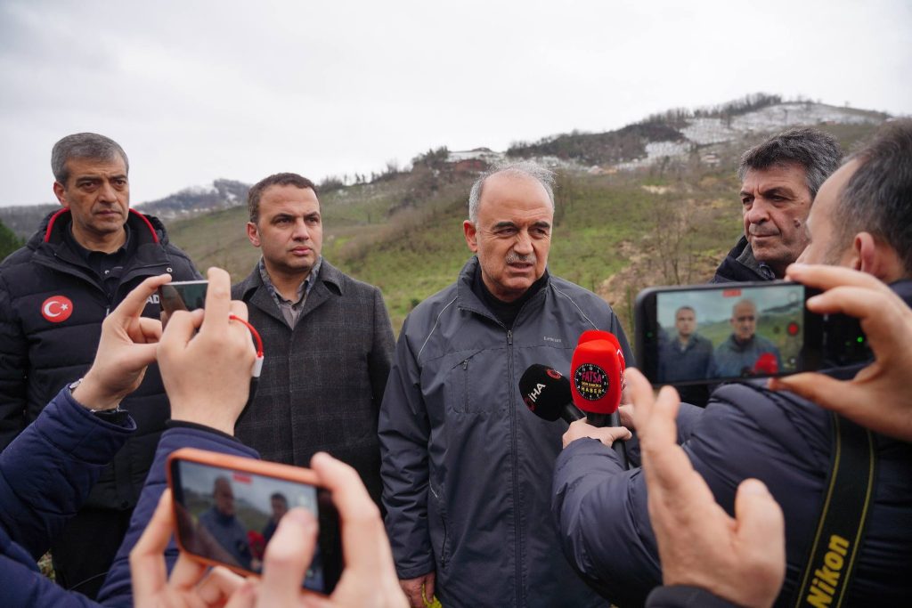 Fatsa'da Küçük Kıyamet! 6 Ev, Halı Saha, Yollar ve Elektrik Hatları Zarar Gördü! 4 fatsa heee