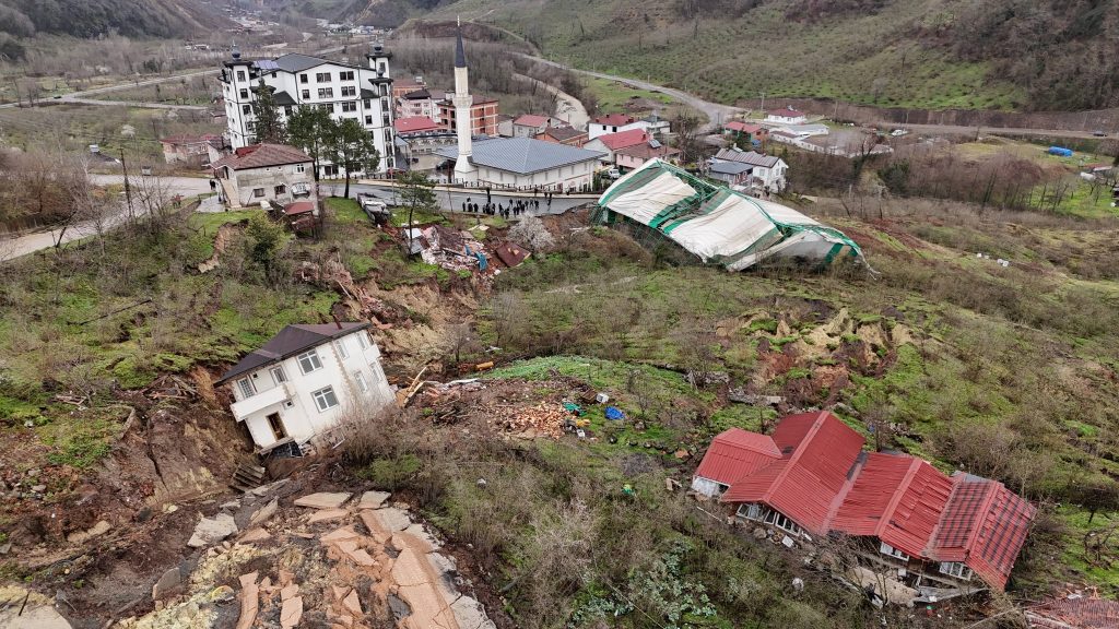 Fatsa'da Heyelan seferberliği Sürüyor! Yaralar Sarılıyor! 3 fatsa56656