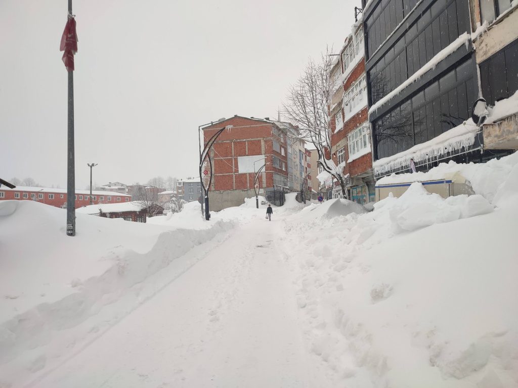 2 Mart 2026’da Okullar Tatil mi? Ordu’da Heyelan ve Kar Alarmı! 2 kar464556