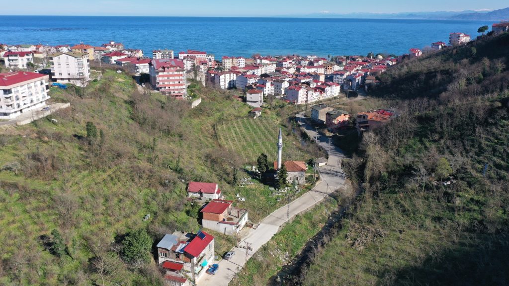 Ordu Perşembe’de Mahalleler Beton Yol Konforuna Kavuştu!