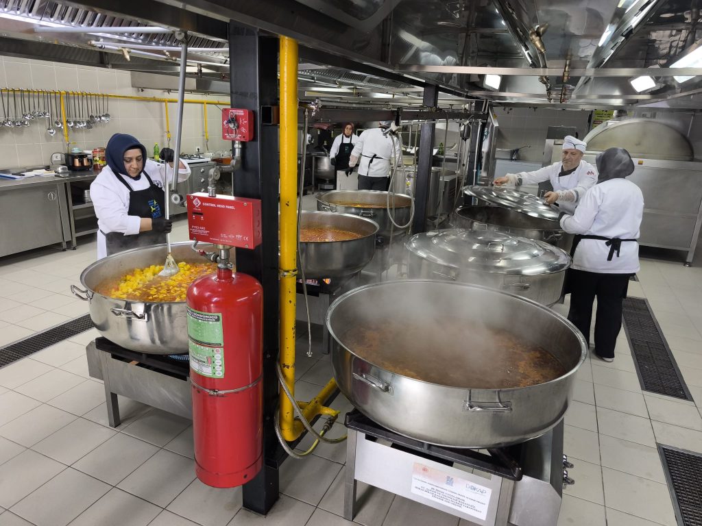 Belediye Başkanından Ünye Gönül Sofrasına Davet! 6 unye iftar1