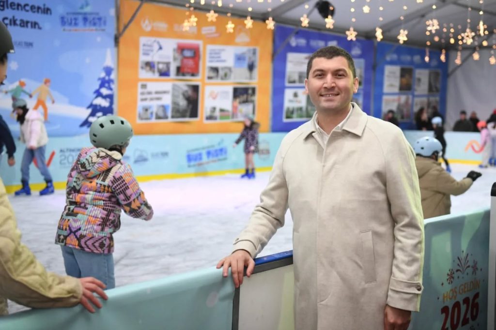 ALTINORDU BELEDİYESİ BUZ PATENİ PİSTİ 30 BİN KİŞİYİ AĞIRLADI 2 659322283 18427904893184714 7752106181017756569 n