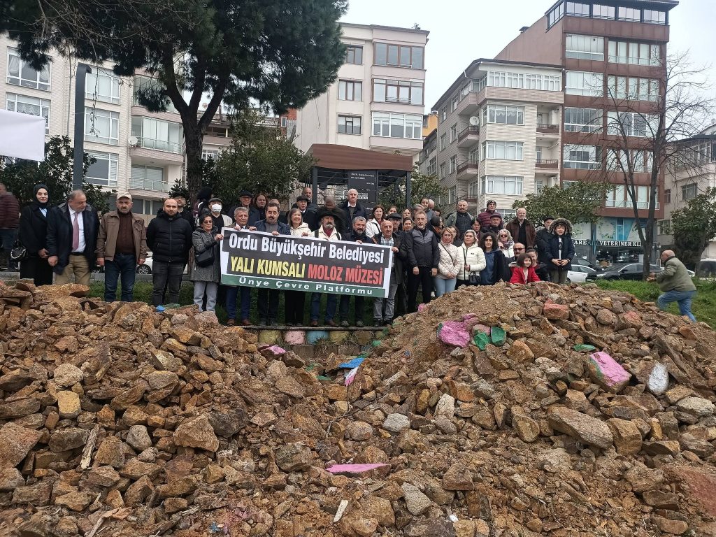 ÜNYE'DE İLGİNÇ AÇILIŞ! CHP ÜYELERİ KURDELE KESTİ! 4 CHP GULER4494