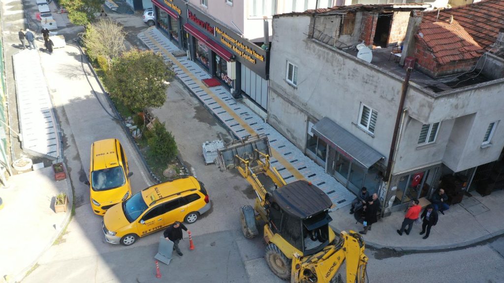 FATSA TOPRAK SOKAK’TA ESKİ KALDIRIMLAR YENİLENDİ 2 fatsa sokaklar3