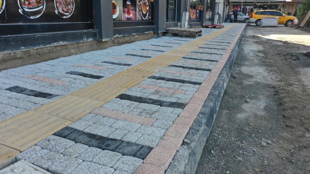 FATSA TOPRAK SOKAK’TA ESKİ KALDIRIMLAR YENİLENDİ 4 fatsasokaklar