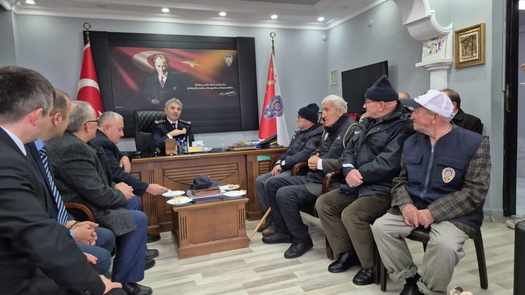 Ünye'de Genciyle Yaşlısıyla Polis Haftası Coşkusu! 7 tekkiraz2