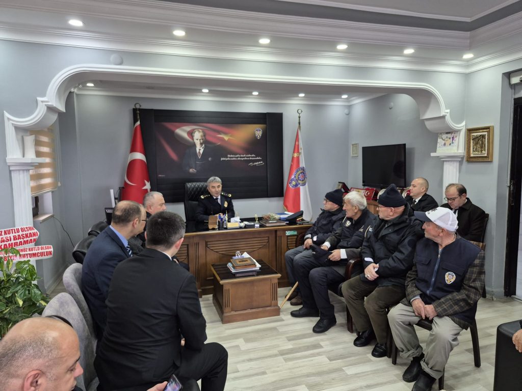 Ünye'de Genciyle Yaşlısıyla Polis Haftası Coşkusu! 5 tekkiraz4