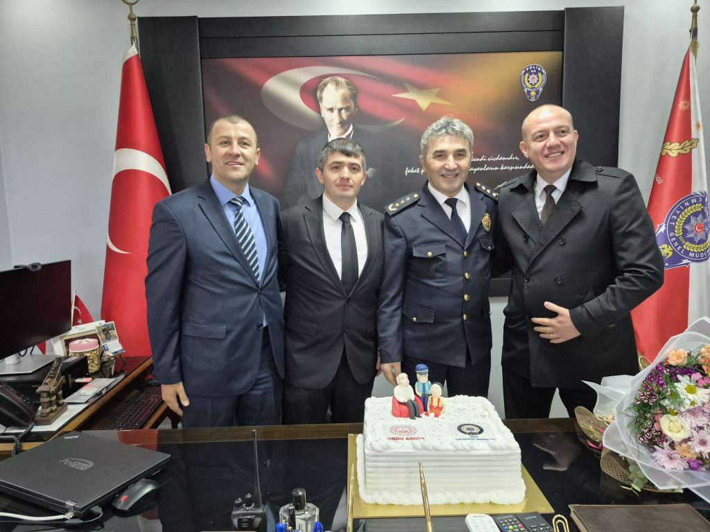 Ünye'de Genciyle Yaşlısıyla Polis Haftası Coşkusu! 2 tekkiraz7