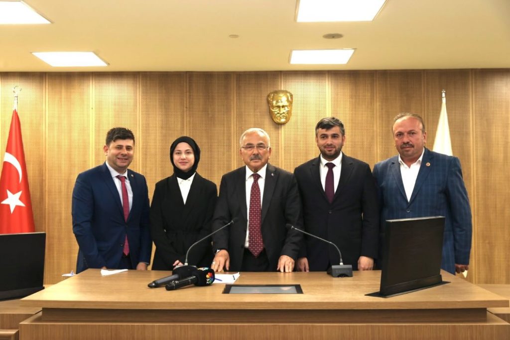 Şehit Çetin Ak Anadolu Lisesi Öğrencisi Nur Sena Yaman, Büyükşehir Meclisinde Çaybaşı'nın Gururu Oldu! 2 nur sema12