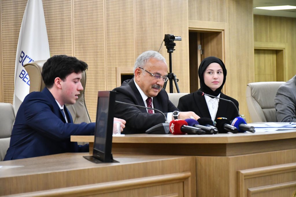 Şehit Çetin Ak Anadolu Lisesi Öğrencisi Nur Sena Yaman, Büyükşehir Meclisinde Çaybaşı'nın Gururu Oldu! 4 nur54848