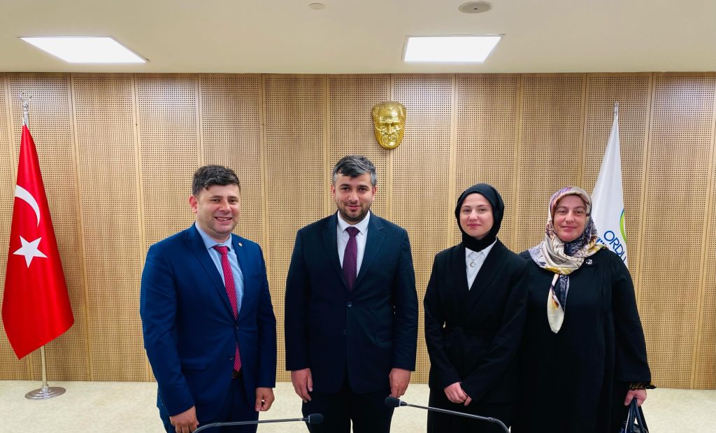 Şehit Çetin Ak Anadolu Lisesi Öğrencisi Nur Sena Yaman, Büyükşehir Meclisinde Çaybaşı'nın Gururu Oldu! 1 nure6645