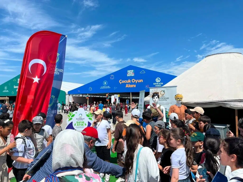 OBB SIFIR ATIK FESTİVALİ’NİN GÖZDESİ OLDU