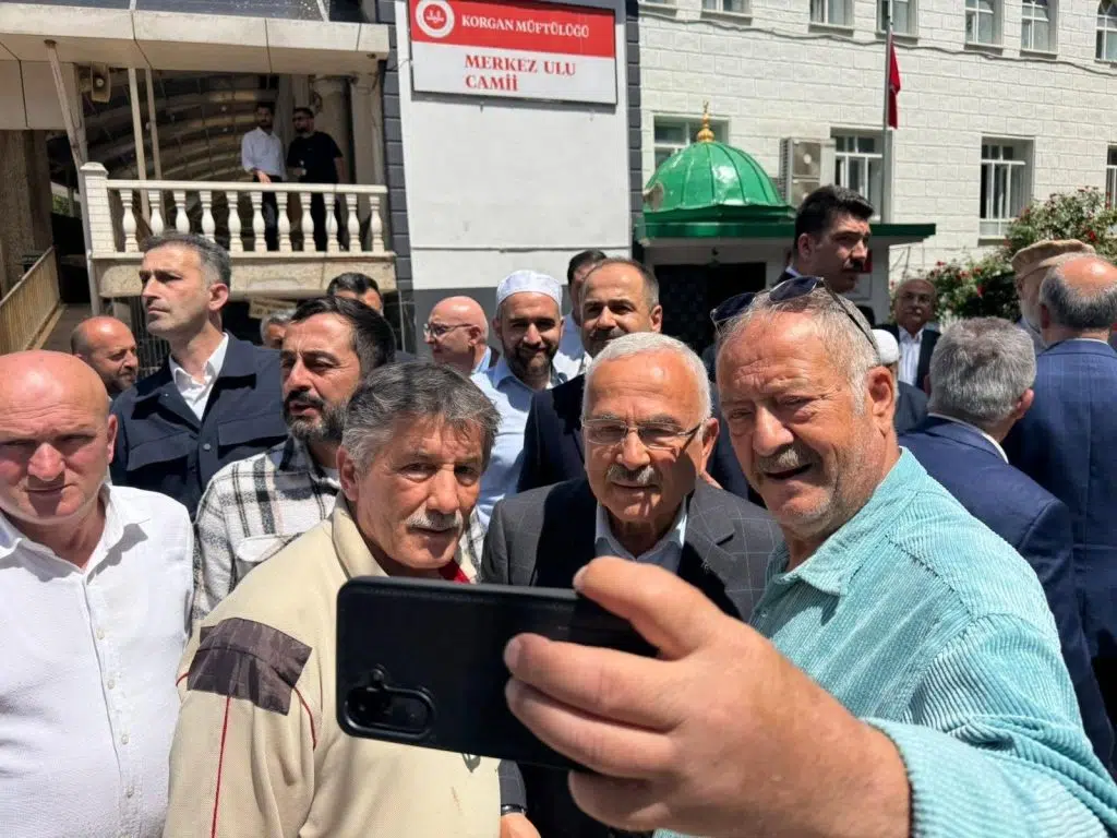 BAŞKAN GÜLER'E KORGAN'DA SEVGİ SELİ 1 korgan2