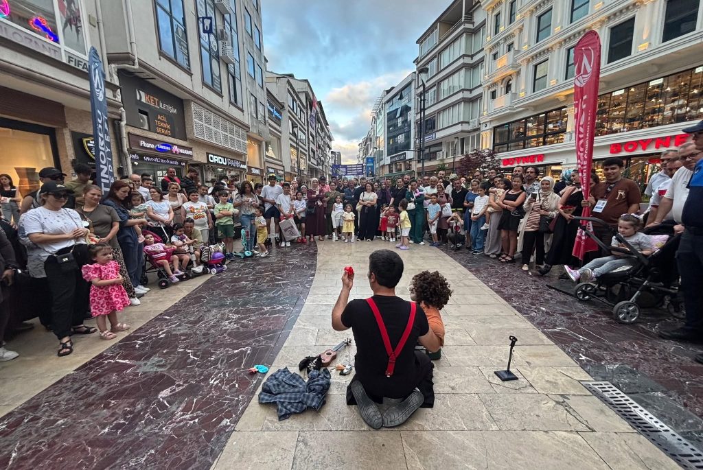 Tiyatro Festivali 4 Binden Fazla Çocuk ve Genci Sanatla Buluşturdu
