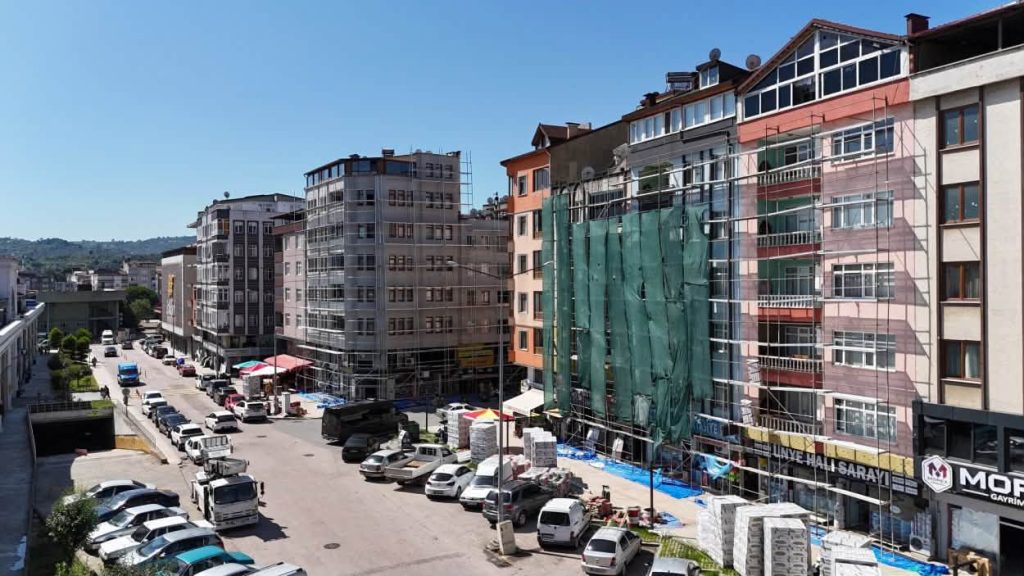 Ünye'ye Modern Görünüm: 44 Binanın Cephesi Yenileniyor! 3 761559534 1642787187846797 7756122946702509130 n