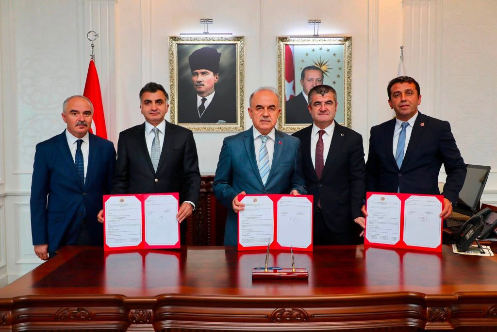 Hayırsever Muhtardan Mahalleye 3 Milyon Liralık Çok Amaçlı Salon 2 muhtar2
