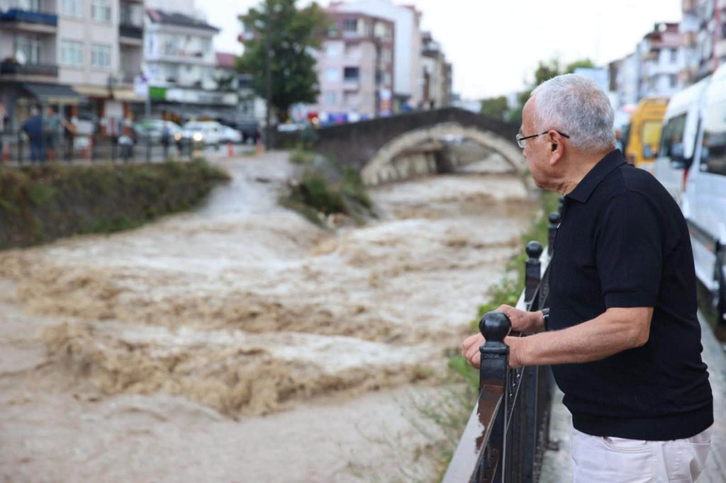 Başkan Güler Derelerde İnceleme Yaptı: “19 İlçemizde Sahadayız” 1 cklo
