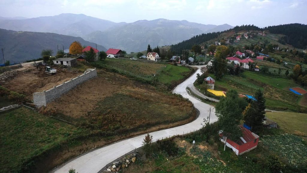 EN GÜZEL 41 MAHALLEDEN TURNALIK’A BETON YOL KONFORU 2 yol1414