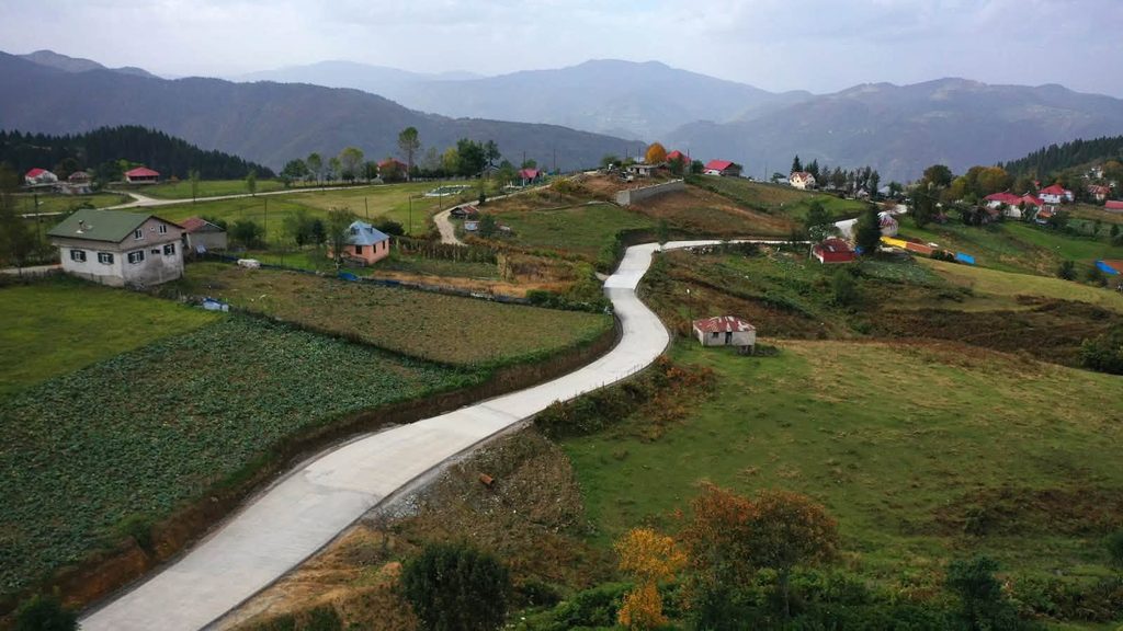 EN GÜZEL 41 MAHALLEDEN TURNALIK’A BETON YOL KONFORU 1 yol5
